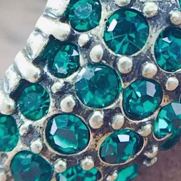 Signed Heidi Daus Gold Tone Green Crystal Dome Cocktail Designer Ring Size 5.75